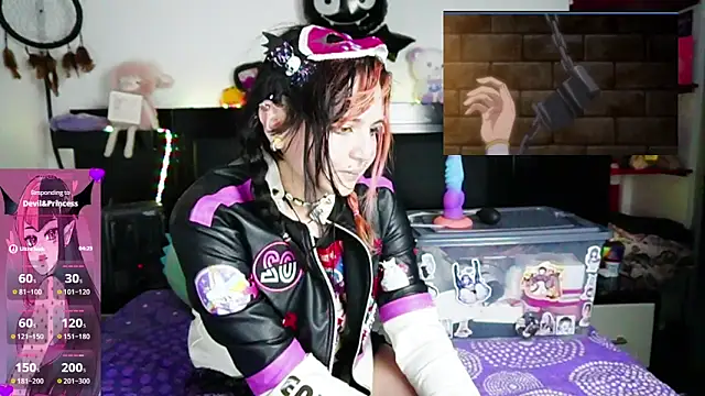 Snapshot of Devil_And_Princess chatting on May 19, 2:40 am Devil And Princess online show from May 19, 2:40 am