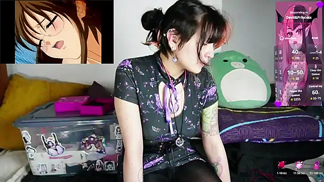Snapshot of Devil_And_Princess chatting on May 25, 3:12 am Devil And Princess online show from May 25, 3:12 am