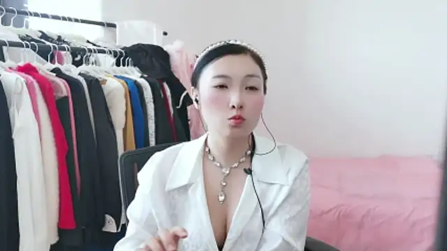 Snapshot of Rachel-6600 chatting on February 25, 6:23 am Rachel-6600 online show from February 25, 6:23 am