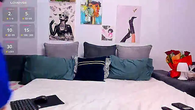 Snapshot of FindomGoddess1 chatting on May 4, 4:36 pm FindomGoddess1 online show from May 4, 4:36 pm
