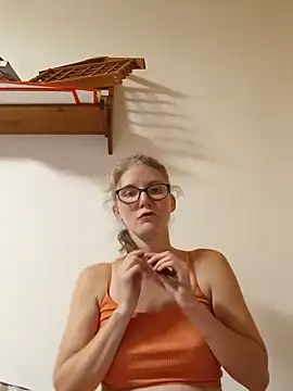 Snapshot of Gripenchipes chatting on June 26, 7:18 pm Gripenchipes online show from June 26, 7:18 pm