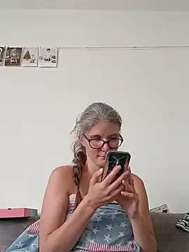Snapshot of Gripenchipes chatting on July 29, 4:16 pm Gripenchipes online show from July 29, 4:16 pm