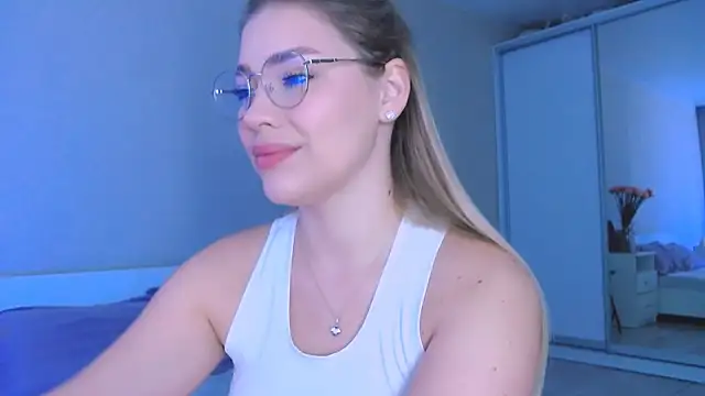 Snapshot of DIANAxxxDIAMOND chatting on October 6, 7:06 am DIANAxxxDIAMOND online show from October 6, 7:06 am