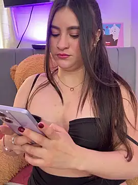 HADARA   online show from March 8, 9:40 pm