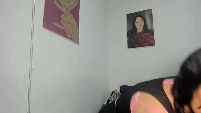 Snapshot of megan_milf79 chatting on November 18, 12:05 am megan milf79 online show from November 18, 12:05 am