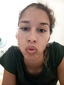 Snapshot of Sexi_girl29 chatting on May 25, 9:10 pm Sexi girl29 online show from May 25, 9:10 pm