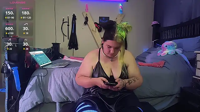 Snapshot of KinkyBratandDaddy chatting on November 19, 3:39 am KinkyBratandDaddy online show from November 19, 3:39 am