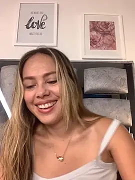 valery and Dani  online show from November 27, 8:00 pm