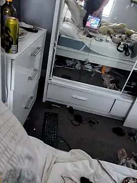 Snapshot of Nick-Ox chatting on September 18, 3:25 pm Nick-Ox online show from September 18, 3:25 pm