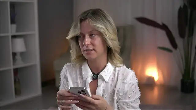 Snapshot of AnnastasiaMills chatting on May 29, 7:56 pm AnnastasiaMills online show from May 29, 7:56 pm