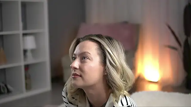 Snapshot of AnnastasiaMills chatting on June 15, 9:39 pm AnnastasiaMills online show from June 15, 9:39 pm