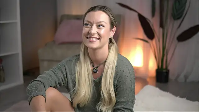 Snapshot of AnnastasiaMills chatting on July 14, 2:05 am AnnastasiaMills online show from July 14, 2:05 am