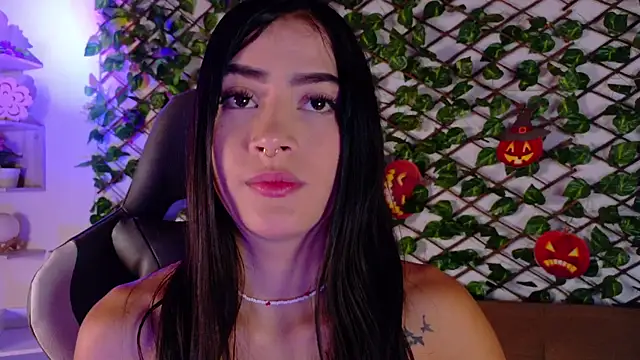 Snapshot of alice_rous21 chatting on October 16, 1:12 pm alice rous21 online show from October 16, 1:12 pm