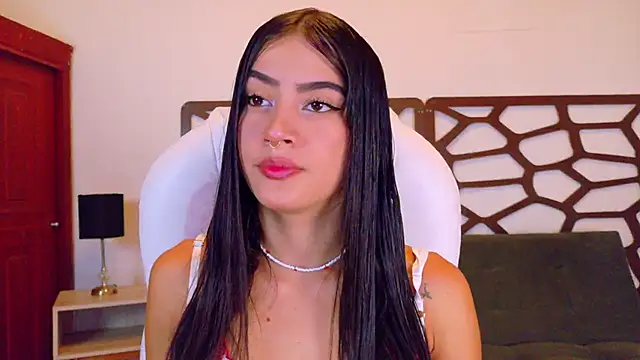 Snapshot of alice_rous21 chatting on November 7, 1:11 pm alice rous21 online show from November 7, 1:11 pm