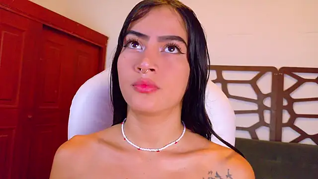 Snapshot of alice_rous21 chatting on November 8, 1:11 pm alice rous21 online show from November 8, 1:11 pm