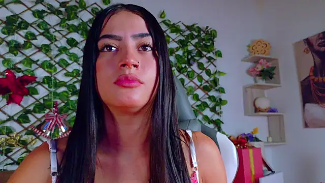 Snapshot of alice_rous21 chatting on December 4, 1:09 pm alice rous21 online show from December 4, 1:09 pm