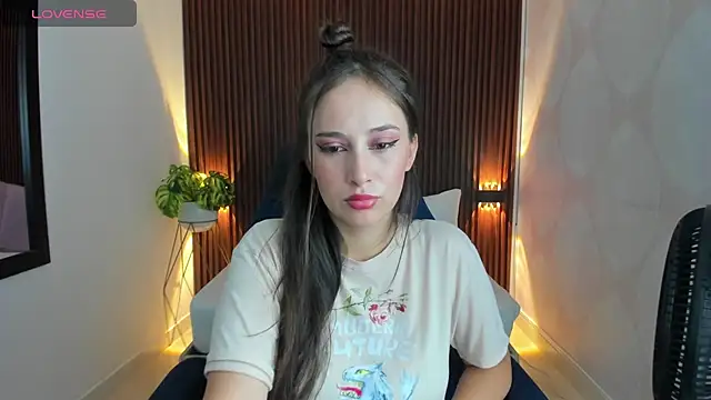 Snapshot of sophia_martinezz_ chatting on March 14, 12:18 pm sophia martinezz online show from March 14, 12:18 pm