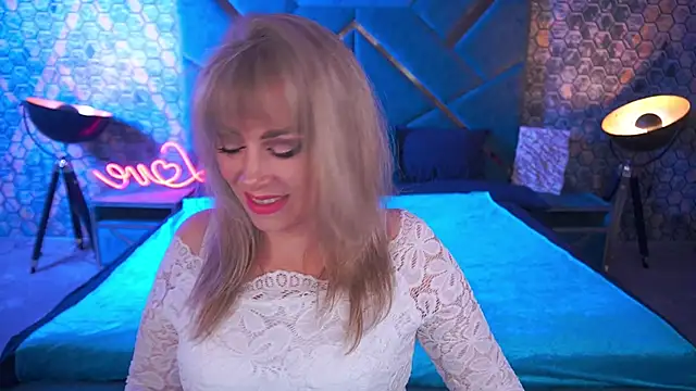 CandyLadyyy online show from September 29, 8:35 pm