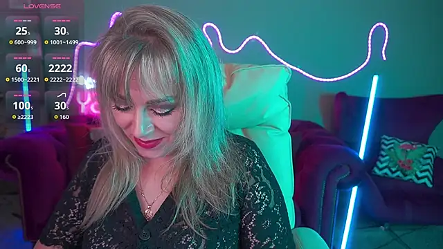 CandyLadyyy online show from November 6, 9:59 pm