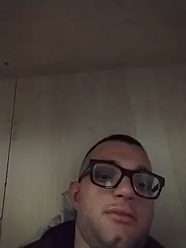 Snapshot of Francescodicristina44 chatting on May 22, 12:33 pm Francescodicristina44 online show from May 22, 12:33 pm
