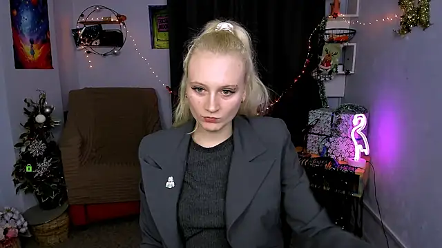 madam uliis online show from January 6, 3:27 pm