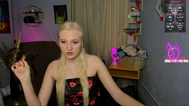 madam uliis online show from May 27, 8:55 am