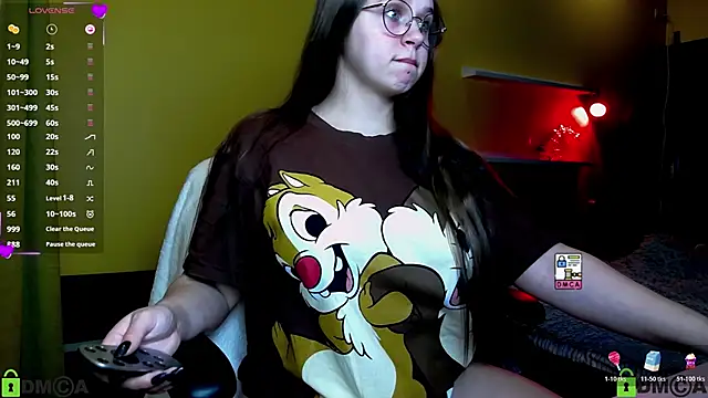 Snapshot of Lilysweet13 chatting on October 28, 1:47 pm Lilysweet13 online show from October 28, 1:47 pm