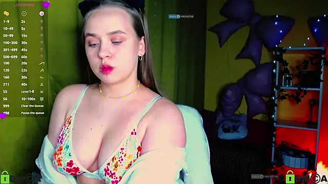 Lilysweet13 online show from April 19, 6:32 pm