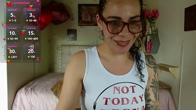 mia velvet1 online show from April 7, 3:23 pm