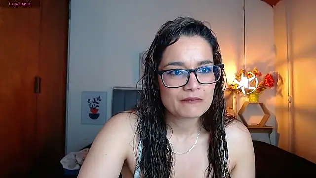 Rose Thompson1 online show from September 9, 1:43 pm