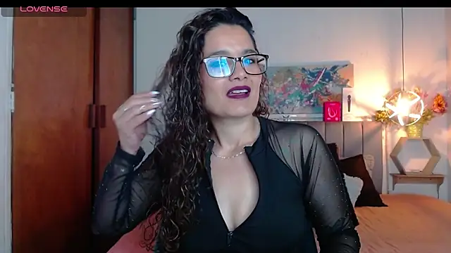 Rose Thompson1 online show from September 29, 1:38 pm