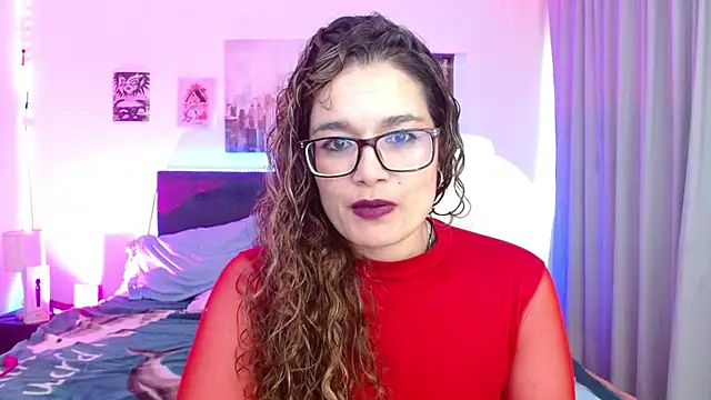 Rose Thompson1 online show from December 13, 8:04 pm