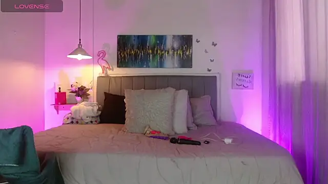 Rose Thompson1 online show from April 14, 1:28 pm