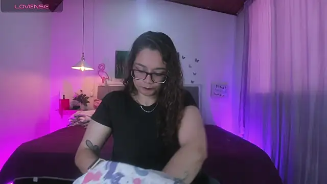 Rose Thompson1 online show from April 21, 1:28 pm