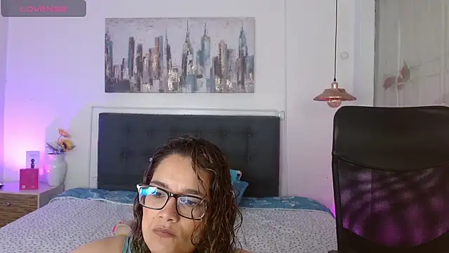 Rose Thompson1 online show from May 9, 1:27 pm