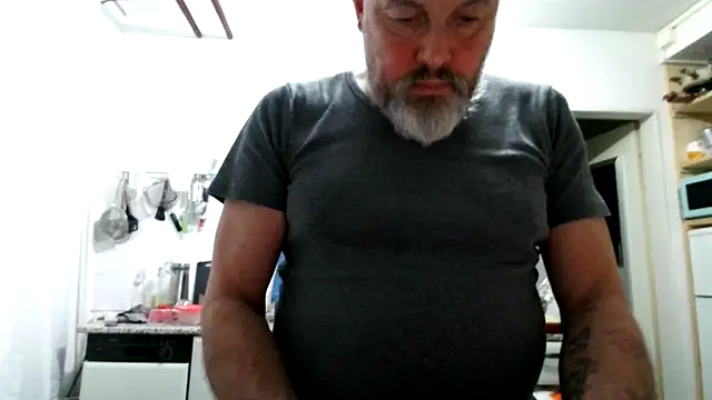 Berg Boy online show from February 7, 10:02 pm