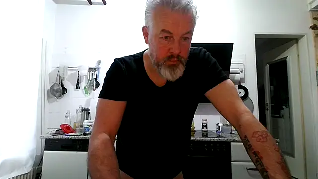 Berg Boy online show from February 11, 7:35 am