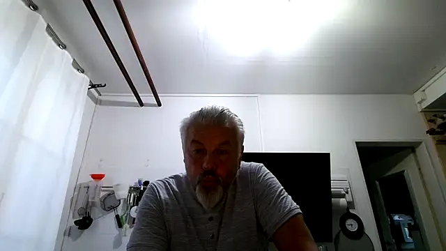 Snapshot of Berg_Boy chatting on May 26, 3:46 am Berg Boy online show from May 26, 3:46 am