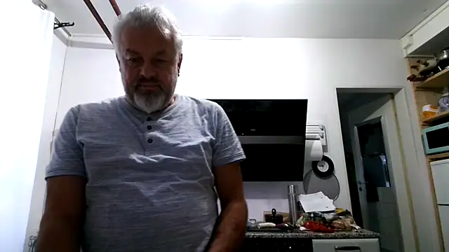 Snapshot of Berg_Boy chatting on June 4, 3:45 am Berg Boy online show from June 4, 3:45 am