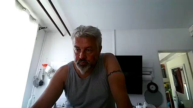 Snapshot of Berg_Boy chatting on July 13, 10:40 am Berg Boy online show from July 13, 10:40 am