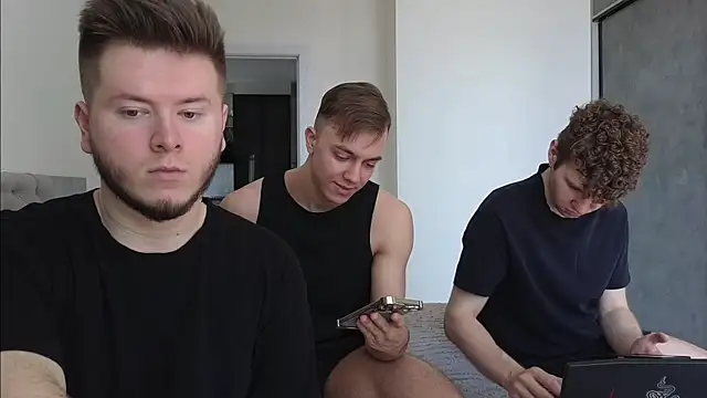 Snapshot of boys_sobolisha chatting on June 20, 8:17 am boys sobolisha online show from June 20, 8:17 am