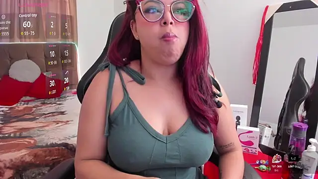 Snapshot of Mehlany_Moretz chatting on September 19, 6:30 pm Mehlany Moretz online show from September 19, 6:30 pm