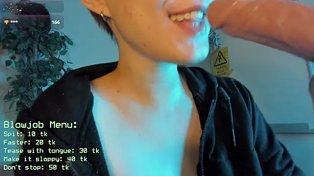 Snapshot of cos_operator chatting on May 13, 7:55 pm cos operator online show from May 13, 7:55 pm
