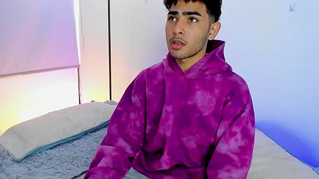 Snapshot of LucasCarterr_ chatting on March 18, 12:47 pm LucasCarterr online show from March 18, 12:47 pm