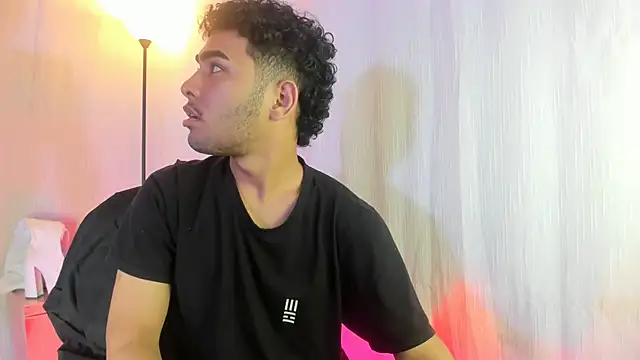 Snapshot of LucasCarterr_ chatting on March 21, 9:01 pm LucasCarterr online show from March 21, 9:01 pm