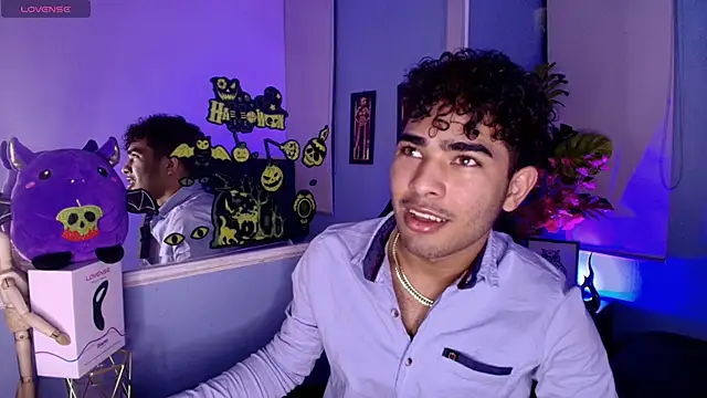 Snapshot of LucasCarterr_ chatting on October 3, 3:58 am LucasCarterr online show from October 3, 3:58 am