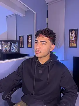 Snapshot of LucasCarterr_ chatting on October 30, 4:58 am LucasCarterr online show from October 30, 4:58 am