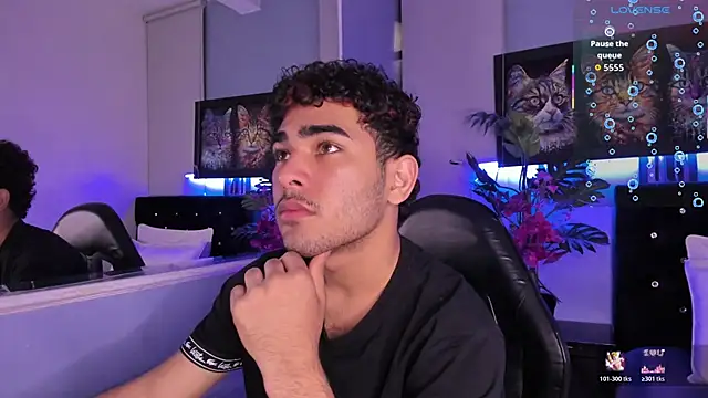 Snapshot of LucasCarterr_ chatting on November 26, 4:46 am LucasCarterr online show from November 26, 4:46 am