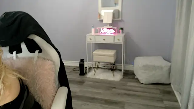 BellaStar84 online show from December 22, 11:40 am