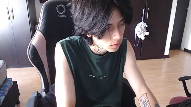 xIce Boy online show from December 15, 1:26 pm